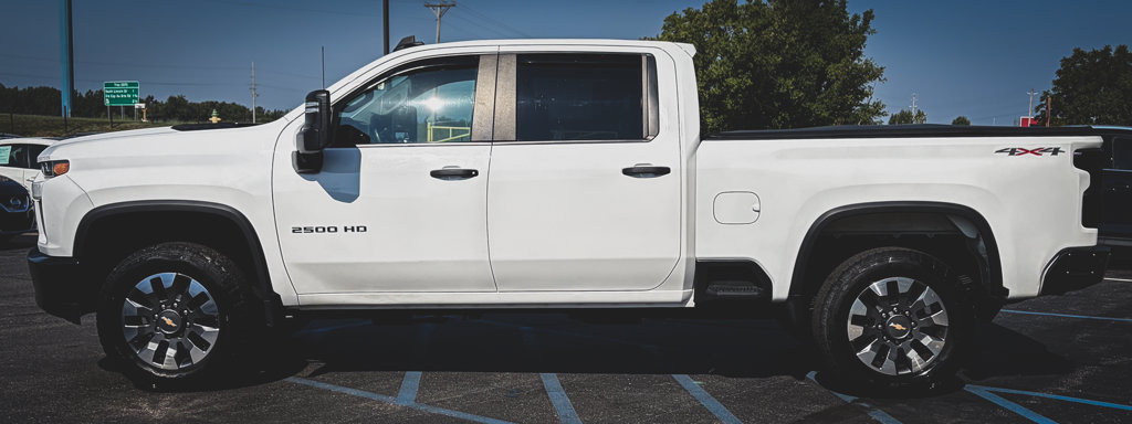 Used 2022 Chevrolet Silverado 2500 Custom w/ Custom Convenience Package AWD/4WD image 18