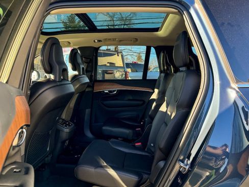 Used 2022 Volvo XC90 T6 Momentum w/ Advanced Package AWD/4WD image 18