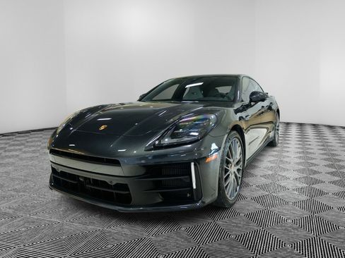 Used 2025 Porsche Panamera 4 image 1