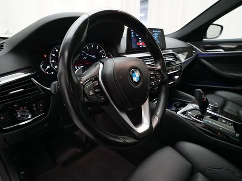 Used 2017 BMW 530i xDrive AWD/4WD image 8