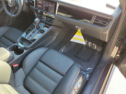 New 2026 Porsche Macan AWD/4WD image 19