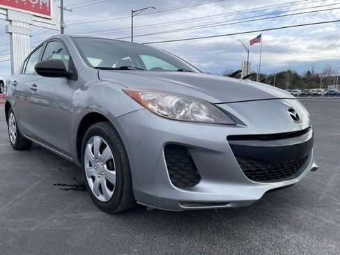 Used 2013 MAZDA MAZDA3 i SV image 2
