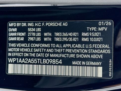 New 2026 Porsche Macan image 38