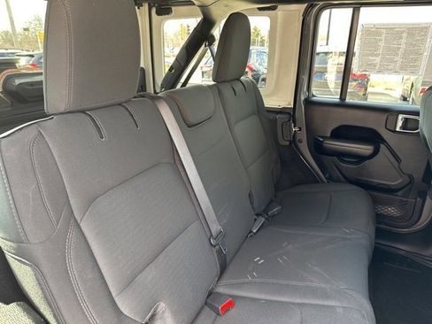 Used 2021 Jeep Wrangler Unlimited Sport image 17