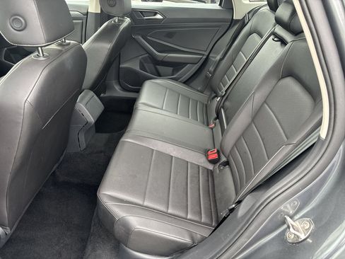 Used 2024 Volkswagen Jetta SE FWD image 18