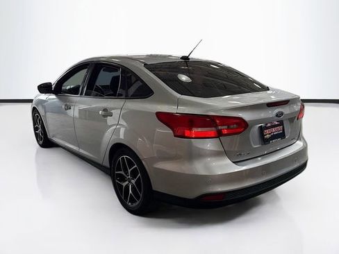 Used 2018 Ford Focus SEL FWD image 8