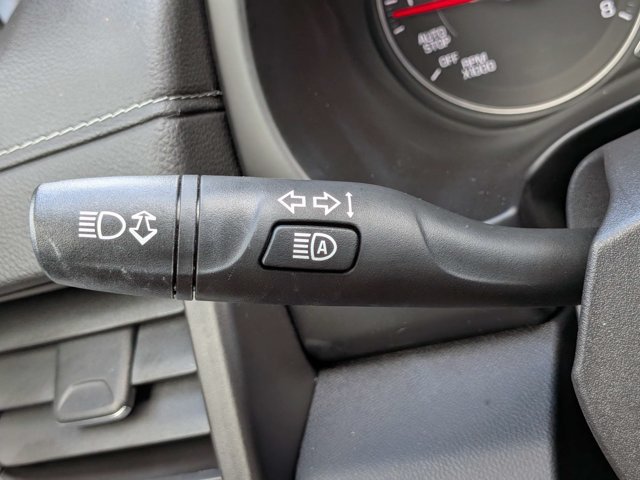 Used 2024 GMC Terrain SLE w/ Driver Convenience Package FWD image 28