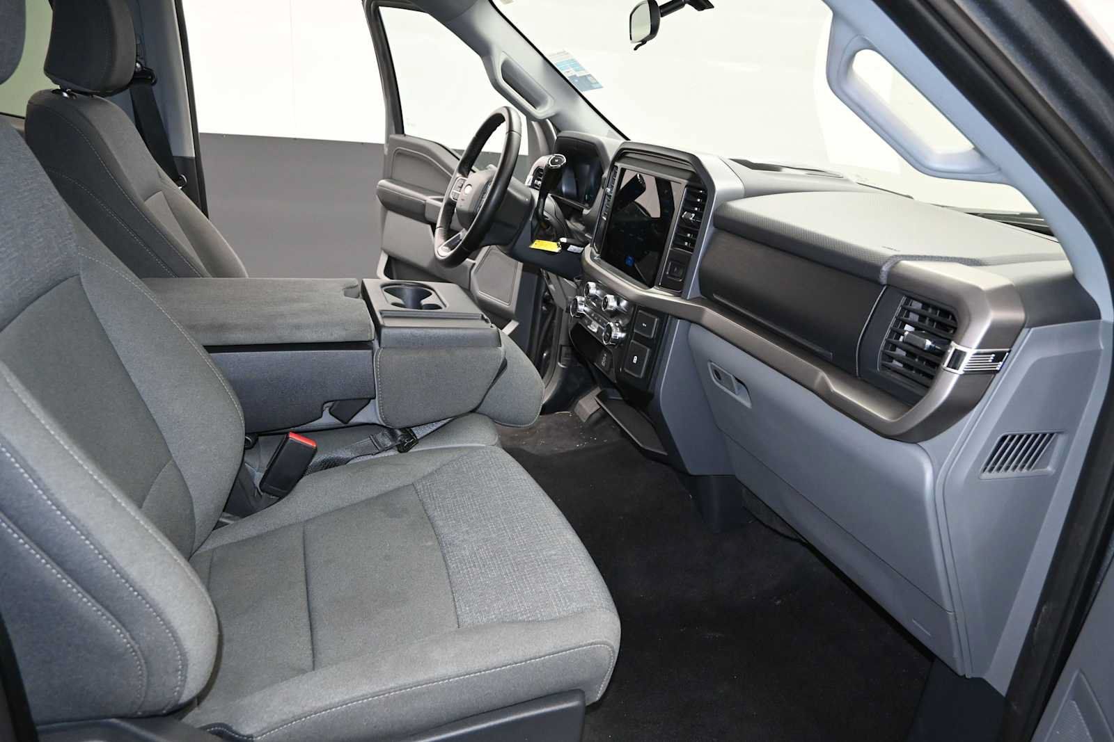 Used 2025 Ford F150 XLT w/ Equipment Group 301A Standard AWD/4WD image 26