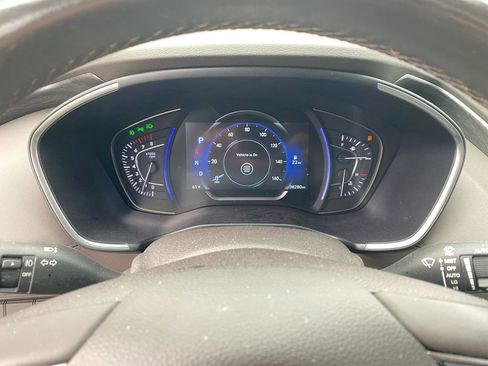 Used 2019 Hyundai Santa Fe FWD image 18
