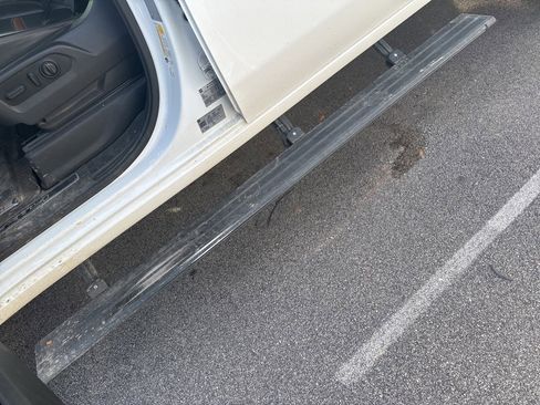 Used 2022 GMC Sierra 2500 AT4 w/ AT4 Preferred Package image 4