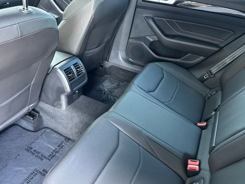 Used 2021 Volkswagen Arteon SE image 11