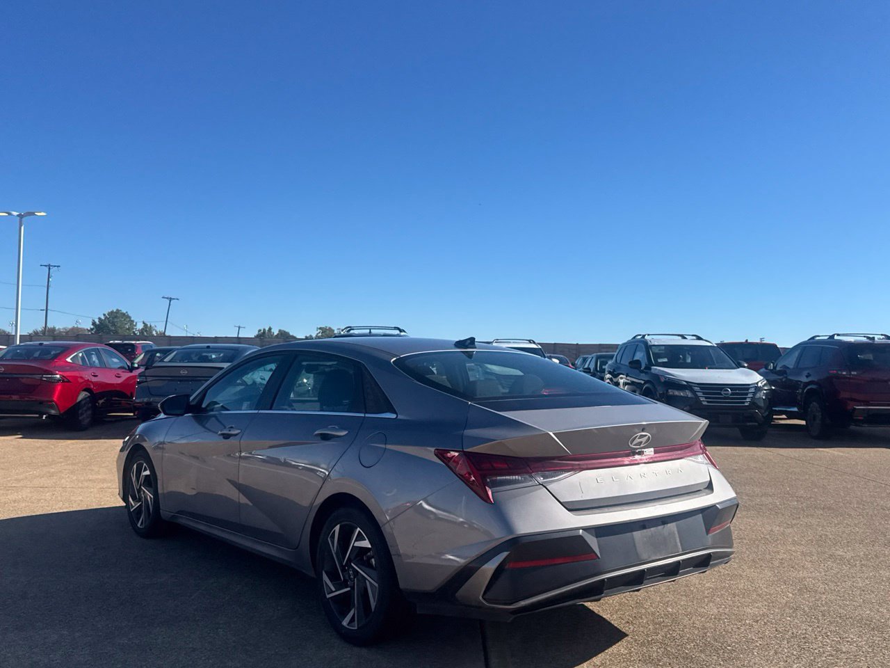 Used 2025 Hyundai Elantra SEL FWD image 20