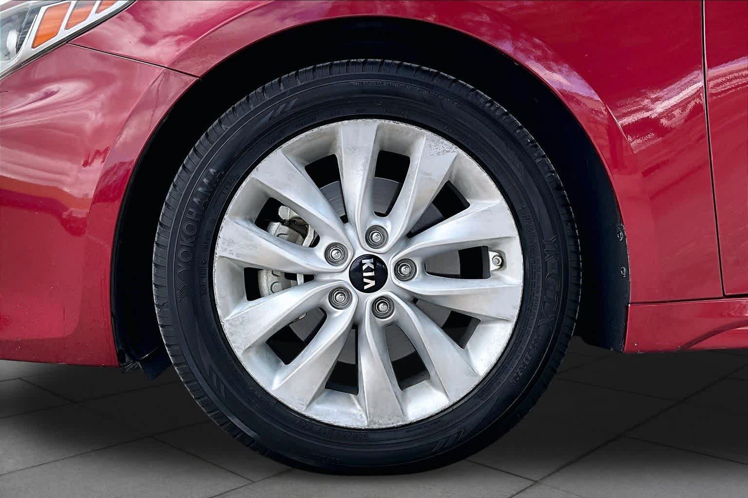 Used 2018 Kia Optima S FWD image 11