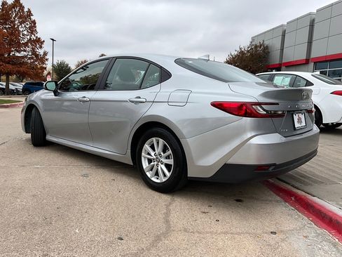 Used 2025 Toyota Camry LE image 8