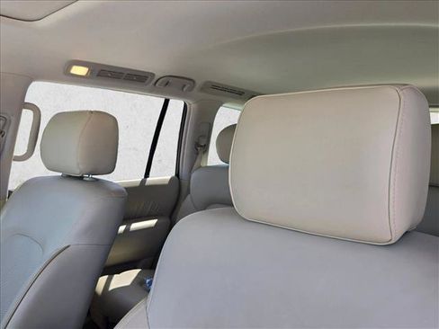 Used 2017 INFINITI QX80 2WD w/ Driver Assistance Package image 12