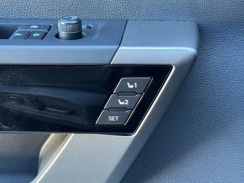 Used 2025 Toyota Tundra Limited image 17