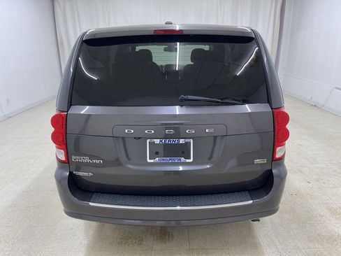 Used 2019 Dodge Grand Caravan SE w/ UConnect Hands-Free Group image 4
