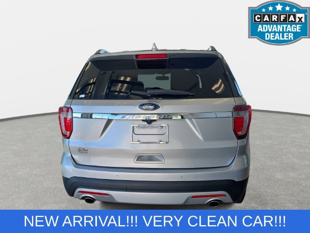 Used 2017 Ford Explorer XLT w/ Equipment Group 202A FWD image 7