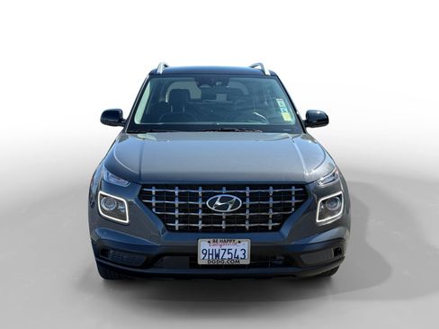 Certified 2023 Hyundai Venue Limited w/ Cargo Package FWD image 8