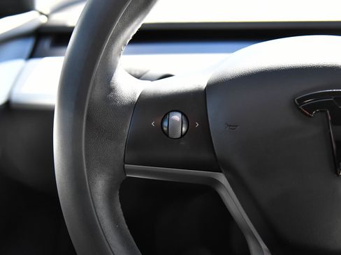 Used 2023 Tesla Model 3 Standard Range RWD image 30