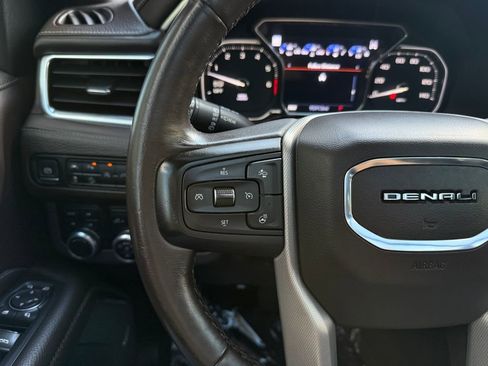 Used 2021 GMC Yukon XL Denali w/ Denali Premium Package AWD/4WD image 31