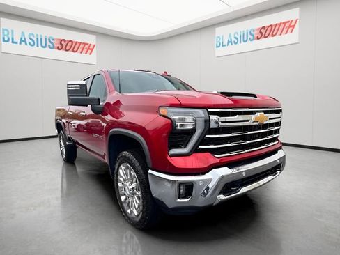 Used 2025 Chevrolet Silverado 2500 LTZ w/ LTZ Premium Package AWD/4WD image 1