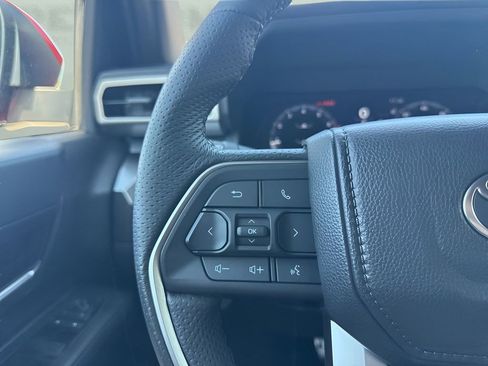 Used 2025 Toyota Tacoma TRD Sport AWD/4WD image 14