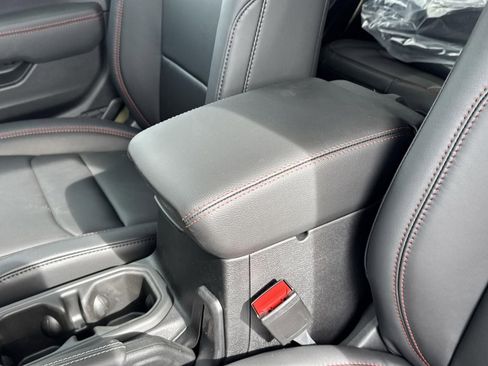 New 2025 Jeep Wrangler Unlimited Rubicon w/ Steel Bumper Group image 29