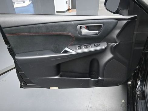 Used 2015 Toyota Camry XSE FWD image 21