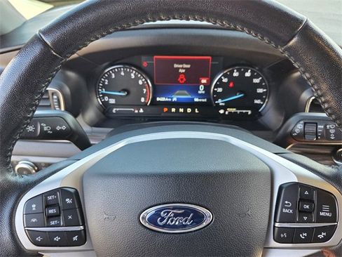 Used 2021 Ford Explorer Limited w/ Equipment Group 301A image 21