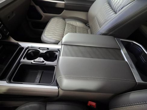 Used 2025 Ford F350 Platinum w/ Platinum Plus Package image 36