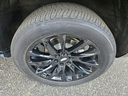 Certified 2025 Cadillac Escalade ESV Sport AWD/4WD image 20