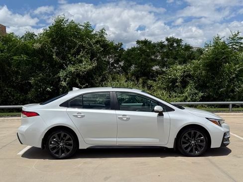 Used 2025 Toyota Corolla SE FWD image 5