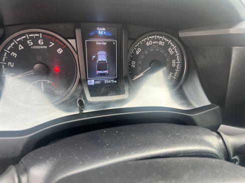 Used 2023 Toyota Tacoma TRD Off-Road AWD/4WD image 9