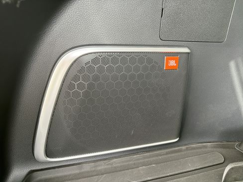 Used 2023 Toyota Venza Limited AWD/4WD image 26