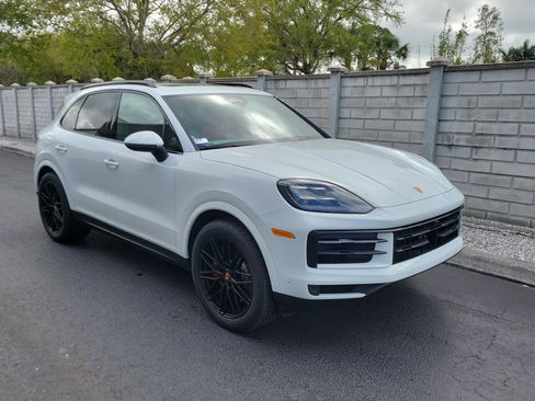 New 2026 Porsche Cayenne S image 8