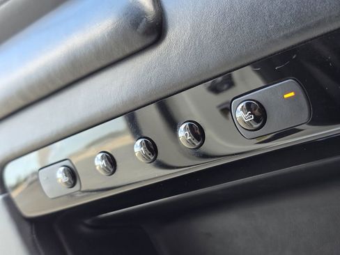 Used 2016 Rolls-Royce Ghost image 21