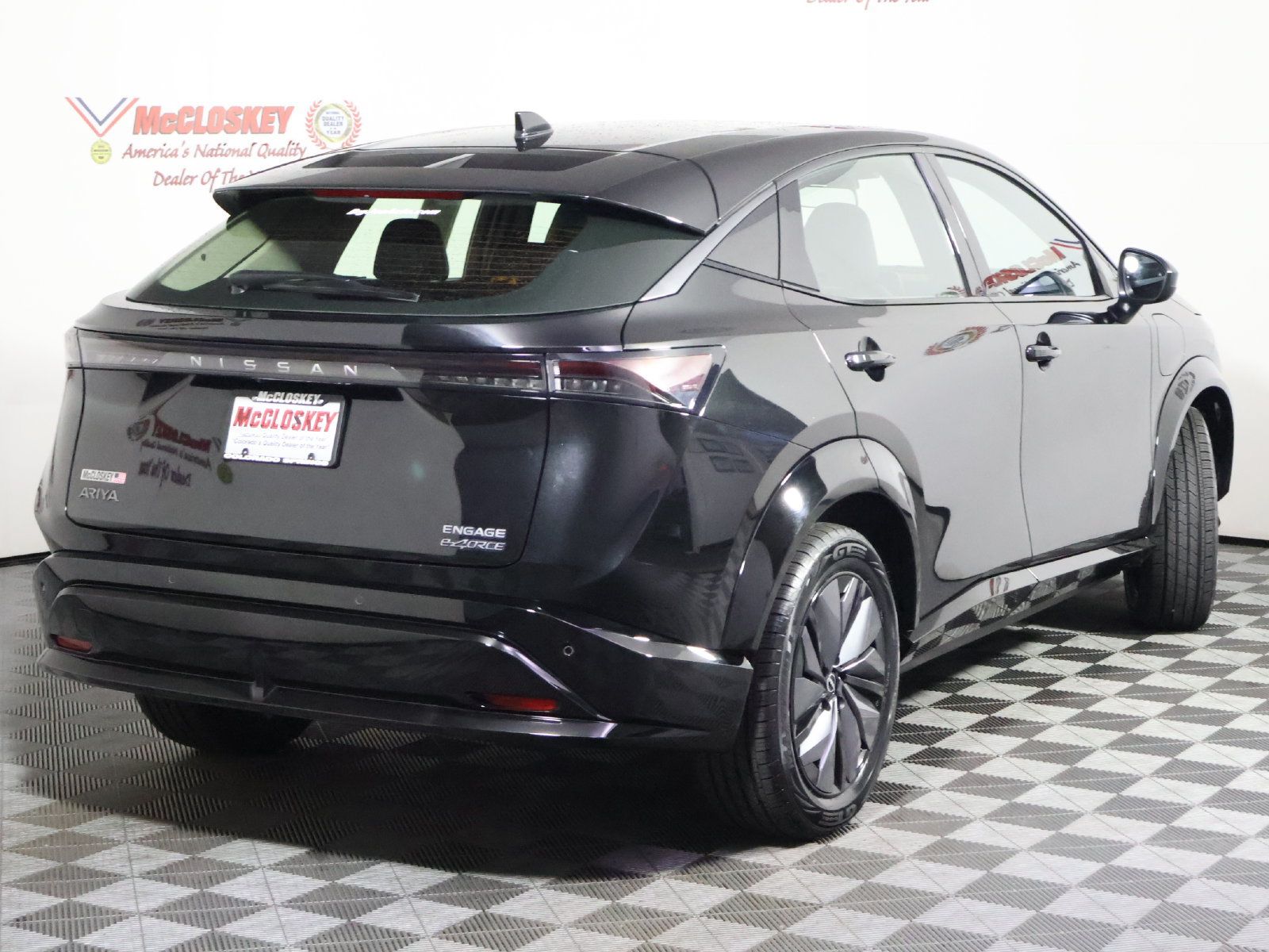 Used 2023 Nissan Ariya AWD image 5