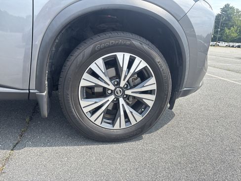 Used 2021 Nissan Rogue SV FWD image 11