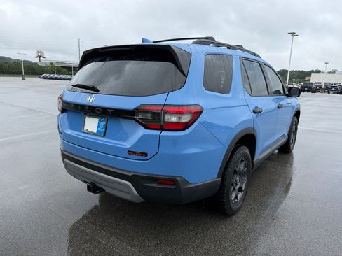 Used 2024 Honda Pilot TrailSport image 9