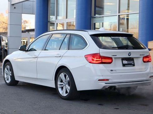 Used 2017 BMW 330i xDrive Wagon image 3