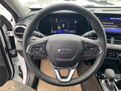 Used 2024 Chevrolet Trax ACTIV w/ Driver Confidence Package image 15