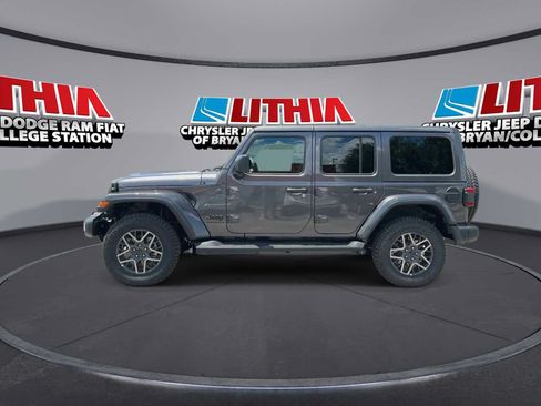 New 2026 Jeep Wrangler Unlimited Sahara AWD/4WD image 5