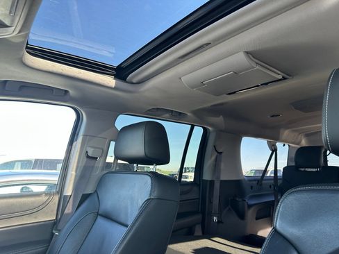 Used 2017 Chevrolet Suburban LT w/ LT Signature Package AWD/4WD image 6