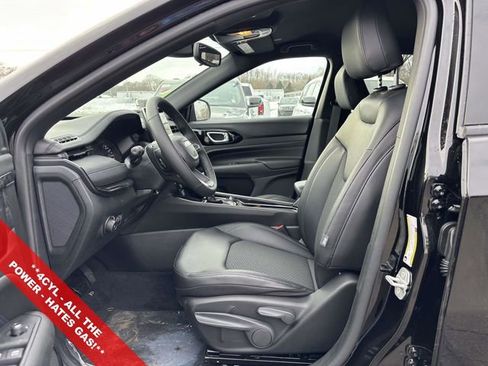 New 2026 Jeep Compass Latitude image 3