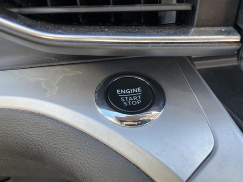 Used 2022 Ford Explorer XLT image 21