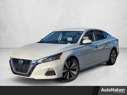 Used 2022 Nissan Altima 2.5 SV