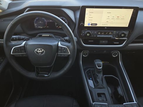 Used 2024 Toyota Grand Highlander Platinum image 29
