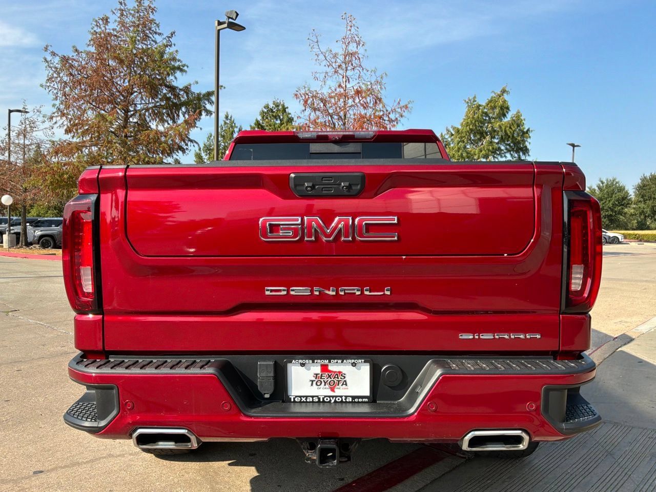 Used 2023 GMC Sierra 1500 Denali w/ Technology Package AWD/4WD image 7