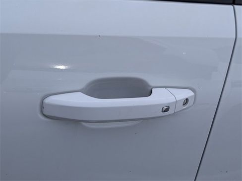 Used 2024 GMC Canyon Elevation w/ Convenience Package image 5